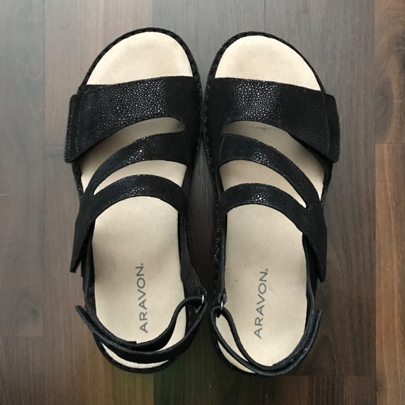 Aravon Sandals Leather Upper Women's Size 9 Black Open Toe 2-Inch Heel - Picture 1 of 9